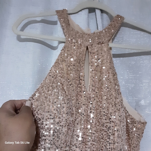 A ARFAR Elegant Sequin Gown Size S. - Picture 5 of 11